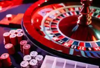 Layar pembayaran platform sumaterabet dengan pilihan DANA, OVO, GoPay, dan metode bank lokal